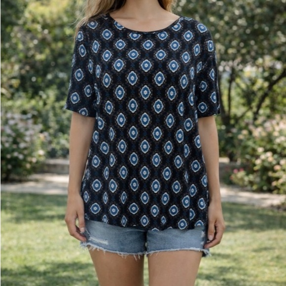 LOFT Tops - LOFT Black and Blue Geometric Short Sleeve Top